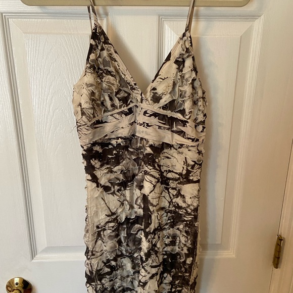 White and brown dress - Picture 2 of 5